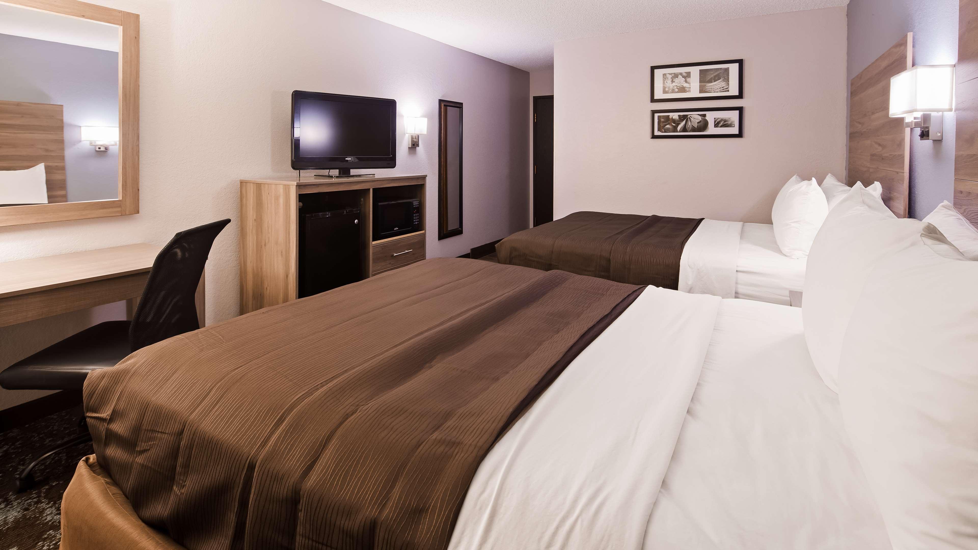 Ramada By Wyndham Cedar Rapids South Hotell Exteriör bild