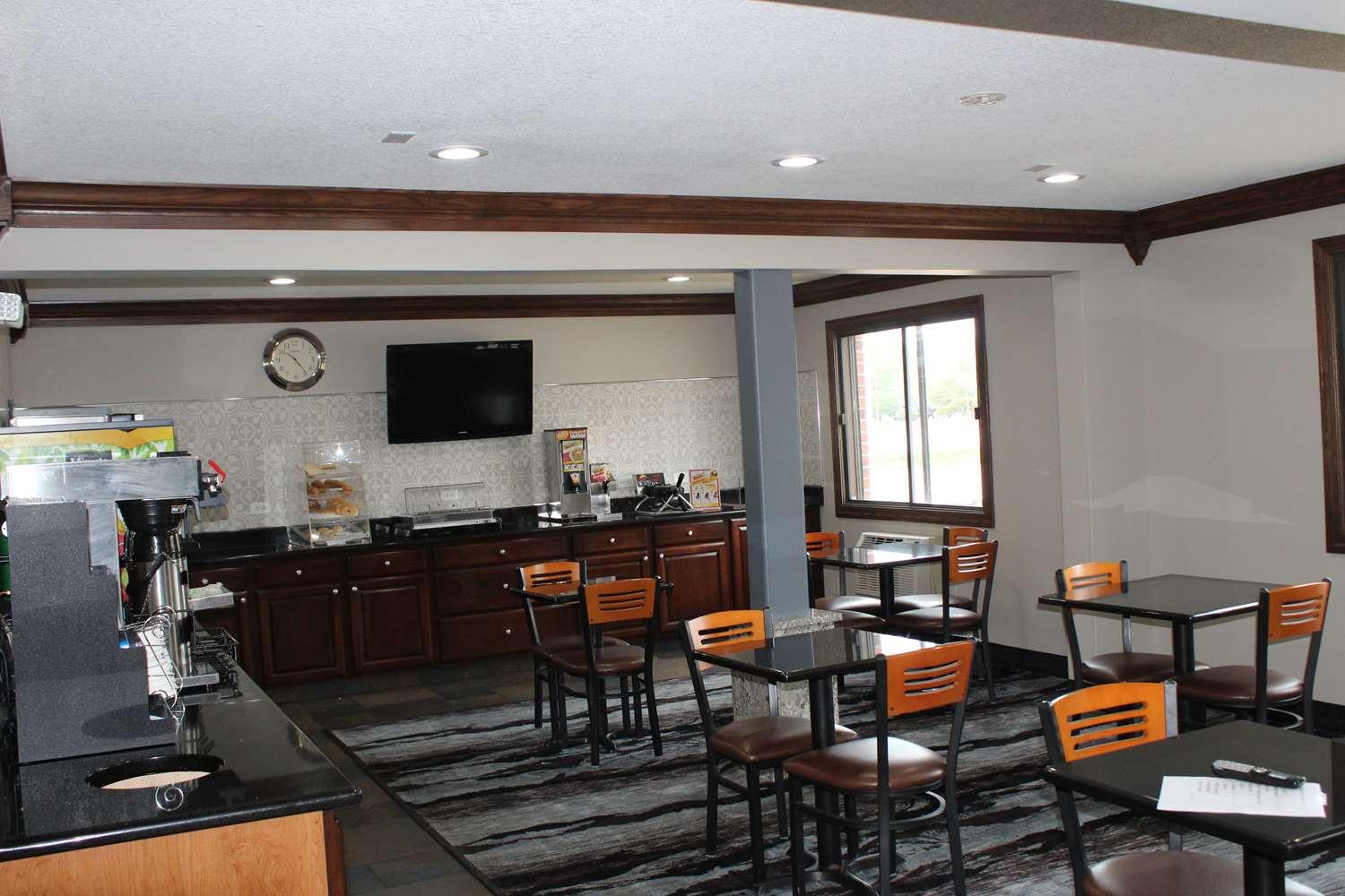 Ramada By Wyndham Cedar Rapids South Hotell Exteriör bild