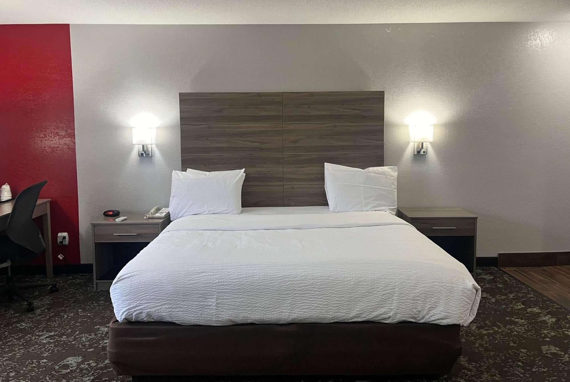Ramada By Wyndham Cedar Rapids South Hotell Exteriör bild